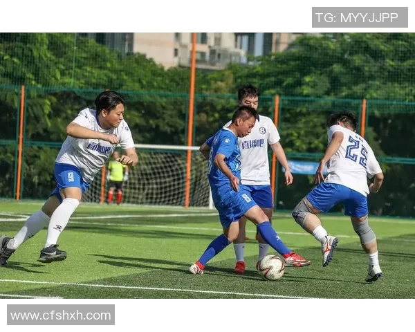 武汉足球队的崛起与发展探讨展现足球力量与团队精神的结合 武汉足球队的崛起与发展探讨展现足球力量与团队精神的结合